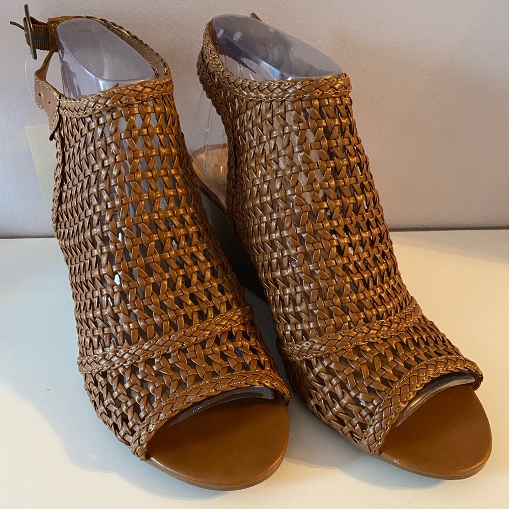 NEW! Never worn!!